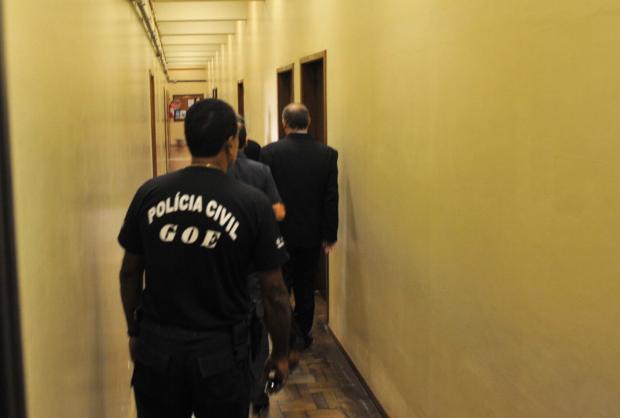 Ciclistas atropelados na Cidade Baixa afirmam à polícia que não houve ameaças a motorista Emílio Pedroso/Agência RBS Ciclistas atropelados na Cidade Baixa afirmam à polícia que não houve ameaças a motorista Emílio Pedroso/Agência RBS
