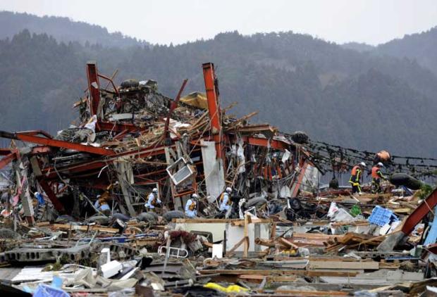 Japoneses que moram em SC querem criar conta para ajudar atingidos por terremoto no Japão KAZUHIRO NOGI/AFP/