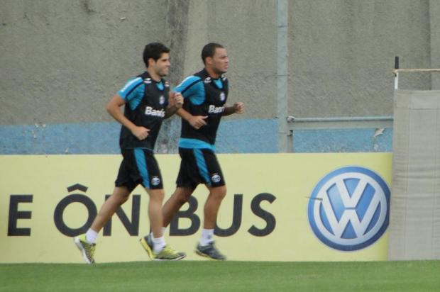 FOTO: Léo Gago e Miralles voltam a treinar com o grupo no Olímpico Adriano de Carvalho/Agência RBS FOTO: Léo Gago e Miralles voltam a treinar com o grupo no Olímpico Adriano de Carvalho/Agência RBS