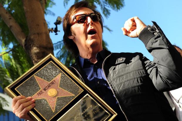 Paul McCartney é último Beatle a receber estrela na Calçada da Fama Frederic J. BROWN/AFP Paul McCartney é último Beatle a receber estrela na Calçada da Fama Frederic J. BROWN/AFP