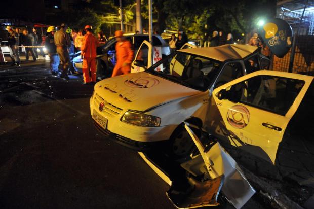 Cinco pessoas ficam feridas em acidente com veículo da RBS TV em Porto Alegre Bruno Alencastro/Agência RBS