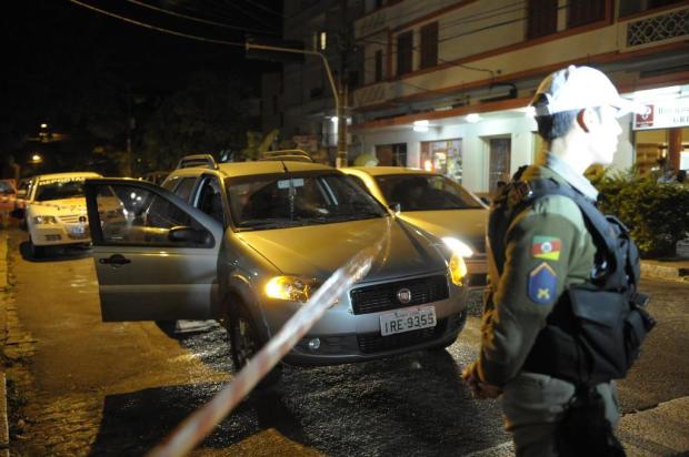 Capitã da BM reage a assalto e deixa os bandidos baleados em Porto Alegre Adriana Franciosi/Agencia RBS