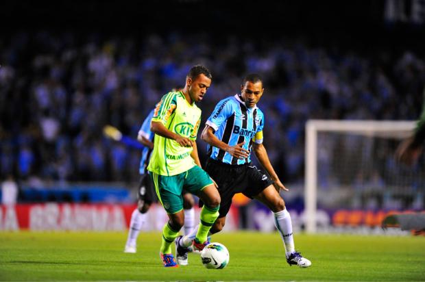 Grêmio joga melhor e vence o Palmeiras de Felipão com gol de André Lima Ricardo Duarte/ Grêmio joga melhor e vence o Palmeiras de Felipão com gol de André Lima Ricardo Duarte/