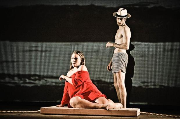 "Cara a Tapa" aposta na nova dramaturgia Luciane Pires Ferreira/Divulgação "Cara a Tapa" aposta na nova dramaturgia Luciane Pires Ferreira/Divulgação
