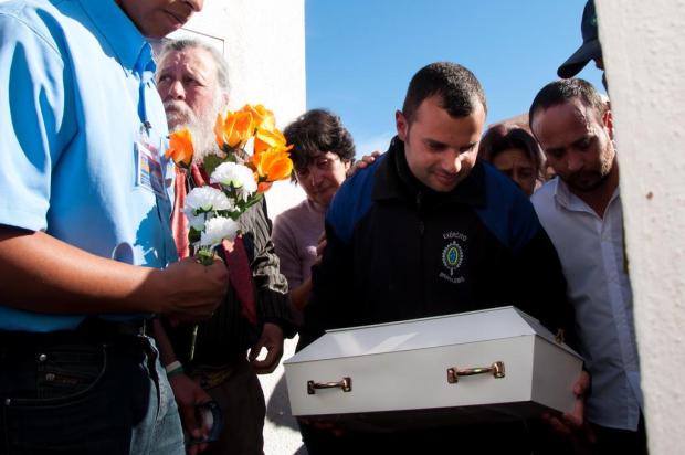 "Fomos vítimas do descaso", protesta pai de gêmeos que morreram por falta de UTI neonatal Diogo Sallaberry/Especial