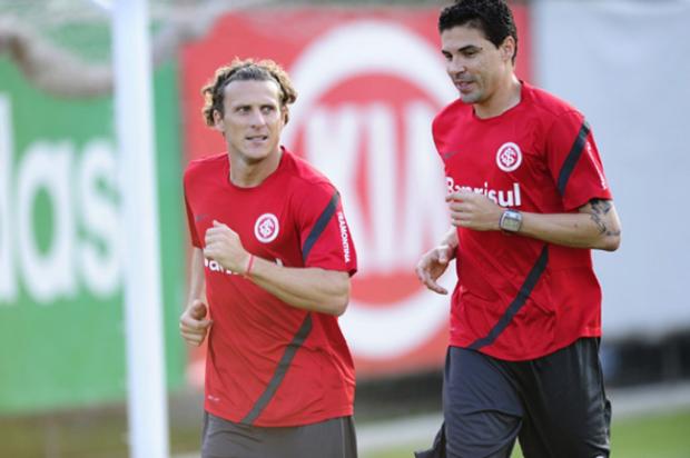 Bolívar elogia opção por dois centroavantes no ataque do Inter Alexandre Lops, Divulgação Inter/ Bolívar elogia opção por dois centroavantes no ataque do Inter Alexandre Lops, Divulgação Inter/