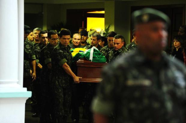 Corpo de militar gaúcho morto no Peru é sepultado na Capital Jean Schwarz/Agencia RBS