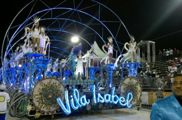 Vila Isabel faz avalanche, mas carro da Arena sequer entra na avenida Carolina Rocha/Diario Gaucho