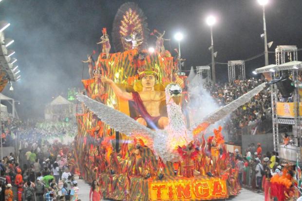 Restinga faz desfile luxuoso e deve brigar pelo título Marcelo Oliveira/Diário Gaúcho