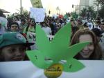 Marcha da maconha reúne manifestantes em Ipanema, no Rio de Janeiro