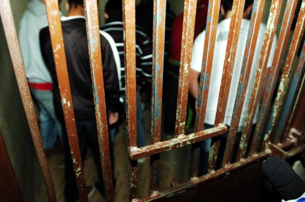 "Enrolaram a minha filha, que é uma criança", afirma pai de menina suspeita de vandalismo em escola Márcio Doval/Especial