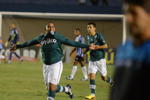 Walter tem mais gols no ano pelo Goiás do que Vargas, Kleber e Barcos juntos Carlos Costa/Lancepress! Walter tem mais gols no ano pelo Goiás do que Vargas, Kleber e Barcos juntos Carlos Costa/Lancepress!