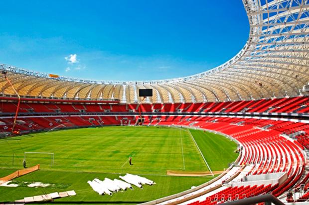 Após Inter anunciar jogo no Beira-Rio, diretor da CBF reclama: "Isso aqui não é futebol de botão" Banco de Dados ZH/