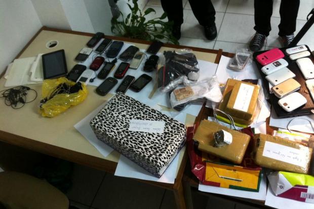 Agente penitenciária é presa suspeita de tráfico de drogas Divulgação/Polícia Civil