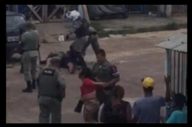 Tumulto entre moradores e BM, na Vila Farrapos, acaba em violência e detidos Reprodução/vídeo