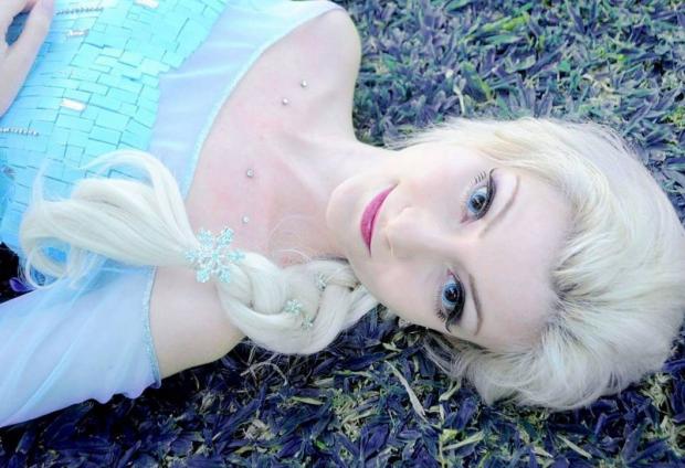 Conheca A Jovem Catarinense Que Impressiona Pela Semelhanca Com Elsa De Frozen Entretenimento