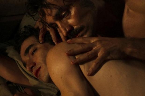 Sexo gay na tevê: com beijo e nudez, veja tudo que rolou na cena histórica e a repercussão na internet reprodução/gshow