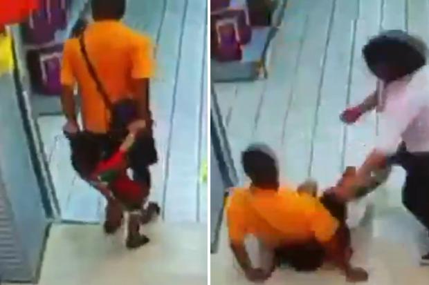 VÍDEO: pai mata o filho acidentalmente ao cair sobre a criança em supermercado Reprodução/