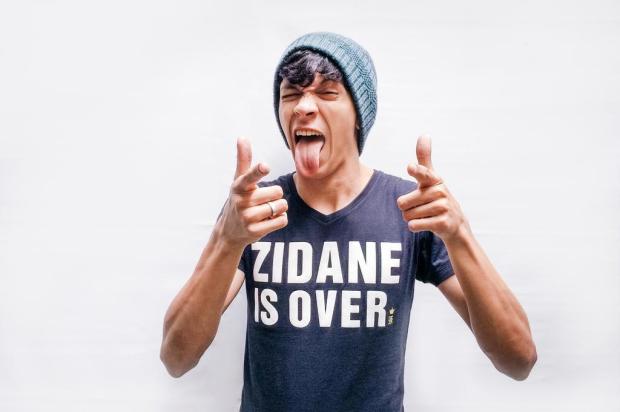 Youtuber pede perdão após posts racistas /Divulgação