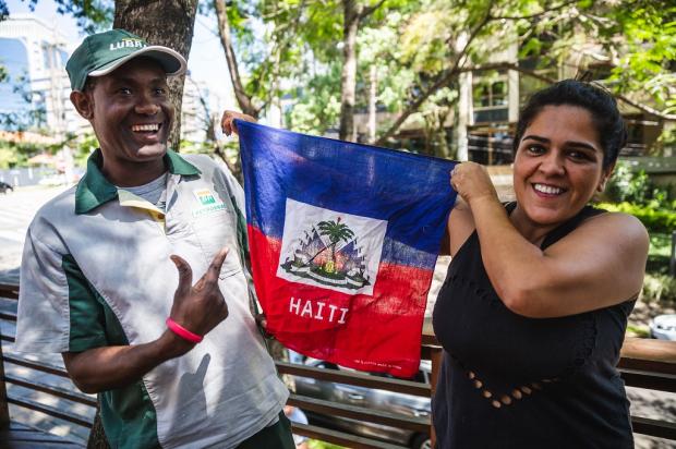 Manicure ajuda imigrantes haitianos a conseguirem emprego em Porto Alegre Omar Freitas / Agência RBS/Agência RBS