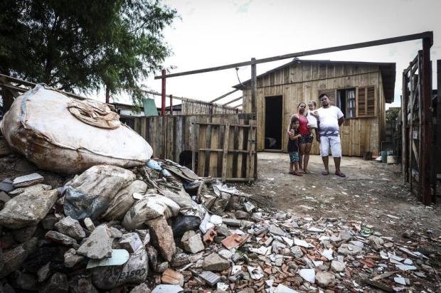 Moradores da Vila Liberdade esperam a construção de novas casas há seis anos Isadora Neumann/Agencia RBS