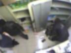 Polícia cumpre mandados contra suspeitos de furtarem 304 celulares de loja no centro de Porto Alegre /