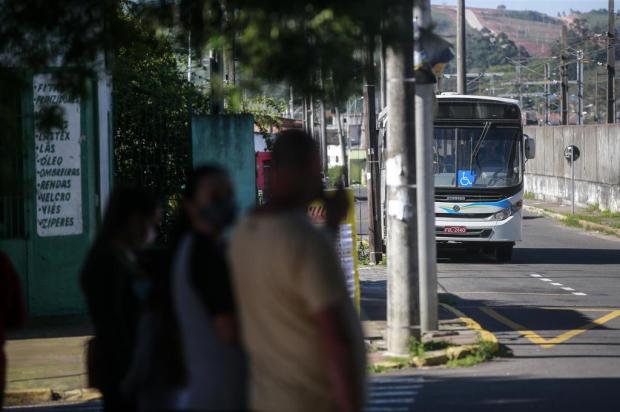 Mesmo com troca de empresa, usuários ainda reclamam da demora dos ônibus em Sapucaia do Sul André Ávila/Agencia RBS