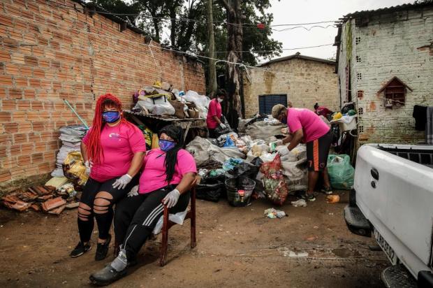 "É as guria!": cooperativa de reciclagem da Vila dos Herdeiros garante renda para mulheres chefes de família Marco Favero/Agencia RBS