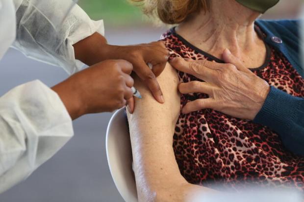 Idosos acima de 60 anos vão receber dose de reforço da vacina contra a covid-19, anuncia Ministério da Saúde Antonio Valiente / Agencia RBS/Agencia RBS