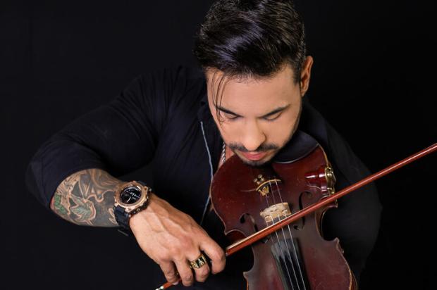 Conheça o gaúcho que ganhou destaque ao tocar violino em DVD de Gusttavo Lima Arquivo Pessoal / Arquivo Pessoal/Arquivo Pessoal