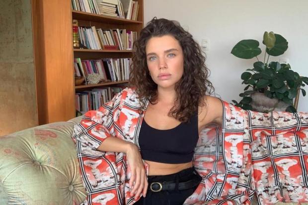 Bruna Linzmeyer recorda medo ao assumir sua sexualidade: "Pensei que não ia mais trabalhar" Reprodução / Instagram/Instagram
