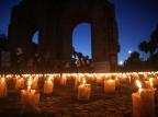 500 velas iluminam a Redenção em homenagem às 500 mil vítimas da covid-19 no país André Ávila / Agencia RBS/Agencia RBS