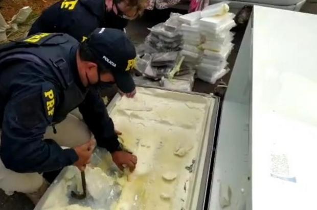 Polícia Rodoviária Federal localiza 65 quilos de cocaína escondidos dentro de geladeira na BR-386 Divulgação / Polícia Rodoviária Federal/Polícia Rodoviária Federal