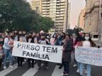 Em protesto, esposas de detentos pedem retomada das visitas a presídios Eduardo Paganella / Agência RBS/Agência RBS