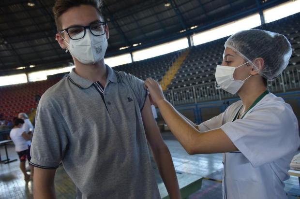 Ministério da Saúde confirma vacinação de adolescentes sem comorbidades a partir de 15 de setembro Valentin Thomaz - PMSL / Divulgação/Divulgação