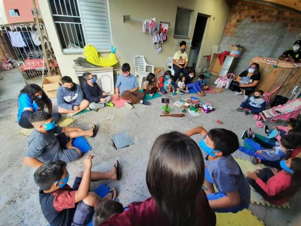 Voluntários ajudam moradores de rua e famílias carentes de Porto Alegre Grupo Amor em Ação / Reprodução/Reprodução