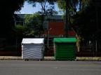 Contêineres de cor verde, para lixo reciclável, são retirados de ruas do Centro Histórico Marco Favero / Agencia RBS/Agencia RBS
