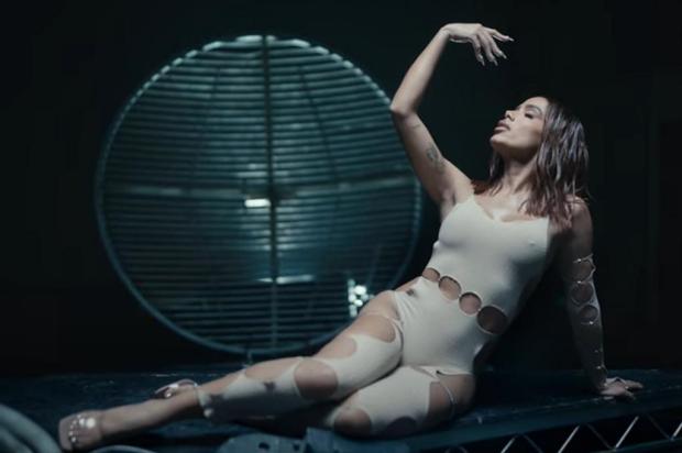 Anitta expõe briga nos bastidores do clipe de "Faking Love": "Odiei" Reprodução / Youtube Anitta/Youtube Anitta