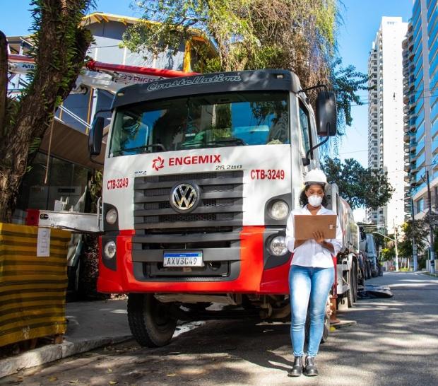 Em Canoas, curso gratuito forma mulheres motoristas de caminhão betoneira: inscrições se encerram nesta sexta-feira Divulgação / Engemix/Engemix