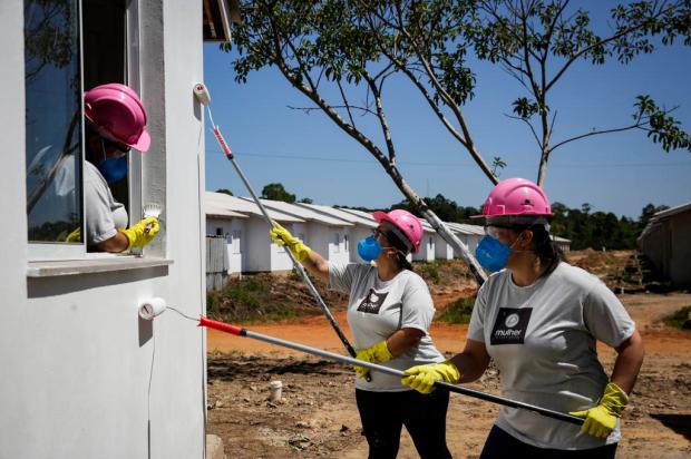 Do terreno a pintura das casas: conheça o grupo de mulheres que criou loteamento em Nova Santa Rita Mateus Bruxel / Agencia RBS/Agencia RBS