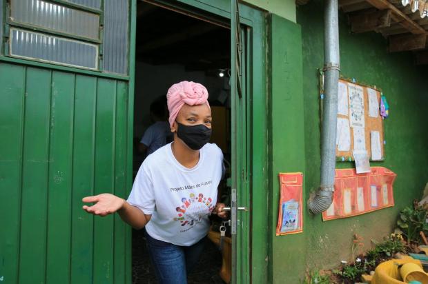 Professora abre garagem de casa para reforço escolar e oferecer refeições em Alvorada: ¿Crianças que procuram comida no lixo¿ Ronaldo Bernardi / Agencia RBS/Agencia RBS