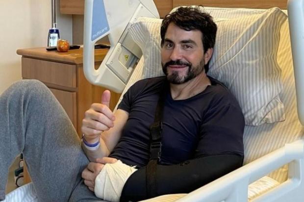 Padre Fábio de Melo passa por cirurgia no braço: "Estava por um fio" Instagram-@pefabiodemelo / Reprodução/Reprodução
