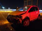 Motorista morre após colidir com o carro em mureta de viaduto, em Canoas  Eduardo Paganella / RBS TV/RBS TV