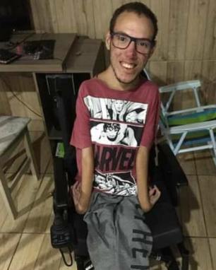 Jovem de Gravataí ganha restauração de cadeira de rodas Reprodução / Arquivo Pessoal/Arquivo Pessoal