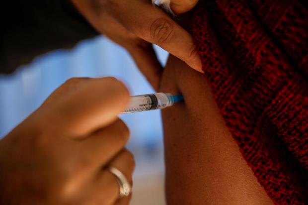 Vacinação contra covid-19 e gripe é retomada em Porto Alegre nesta segunda-feira Marco Favero / Agencia RBS/Agencia RBS