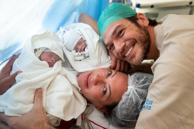 Nascem os filhos gêmeos de Fabiula Nascimento e Emilio Dantas Instagram/@emiliodantas / Reprodução/Reprodução