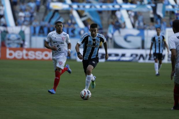 Cacalo: Roger acertou o meio-campo do Grêmio Lauro Alves / Agência RBS/Agência RBS