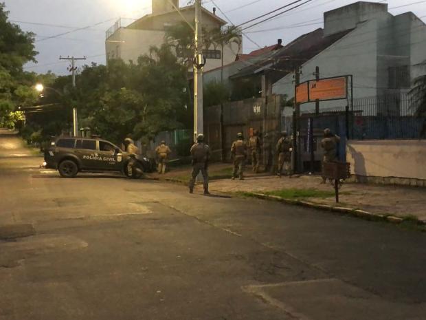 Presos suspeitos de envolvimento em morte de homem com mais de 80 tiros em Porto Alegre Polícia Civil / Divulgação/Divulgação