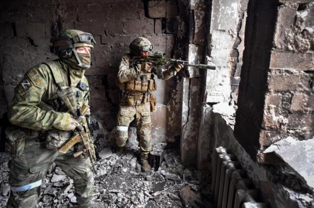 O Diário Gaúcho te ajuda a entender o que a guerra entre Rússia e Ucrânia tem a ver com o nosso bolso ALEXANDER NEMENOV / AFP/AFP