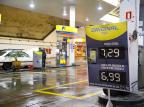 Levantamento em postos de Porto Alegre encontra gasolina com preços de R$ 6,95 a R$ 7,29 após aumento que entrou em vigor no sábado Camila Hermes / Agencia RBS/Agencia RBS